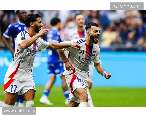 巴塞罗那与里昂的精彩对决揭示足球战术与团队合作的魅力